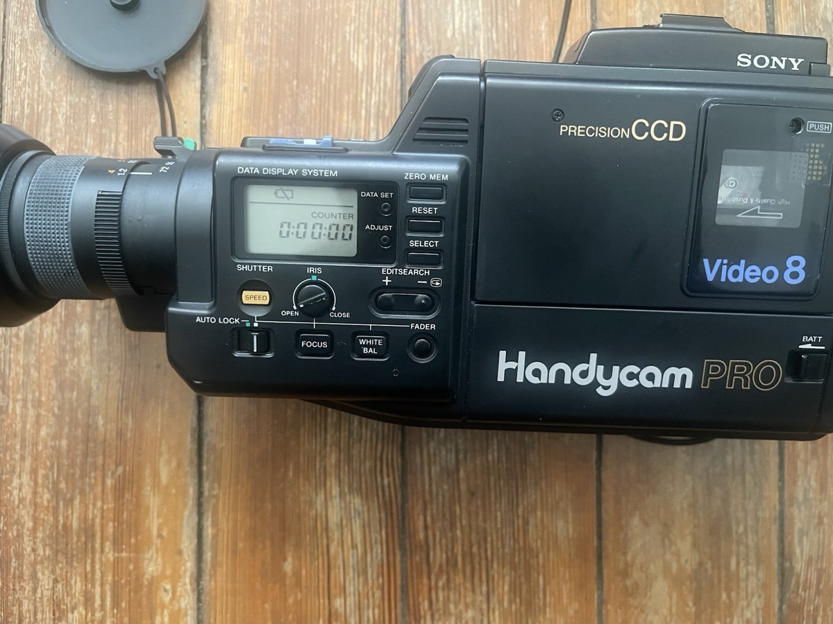 Vintage Sony Handycam Pro CCD-V90 Video8 Camcorder + Charger,4
