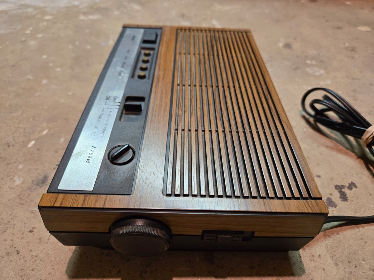 General Electric GE 7-4633d - 1990s Alarm Clock Am/fm Radio Analog