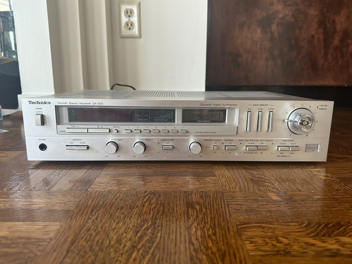 Vintage 1982 Technics SA-323 Quartz Digital Synthesizer FM/AM