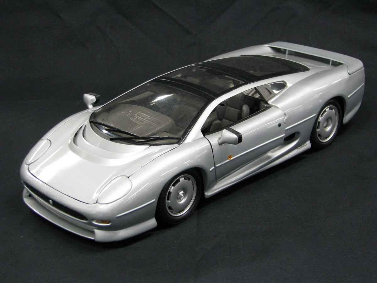 Maisto Jaguar XJ220 1:12 Silver | eBay