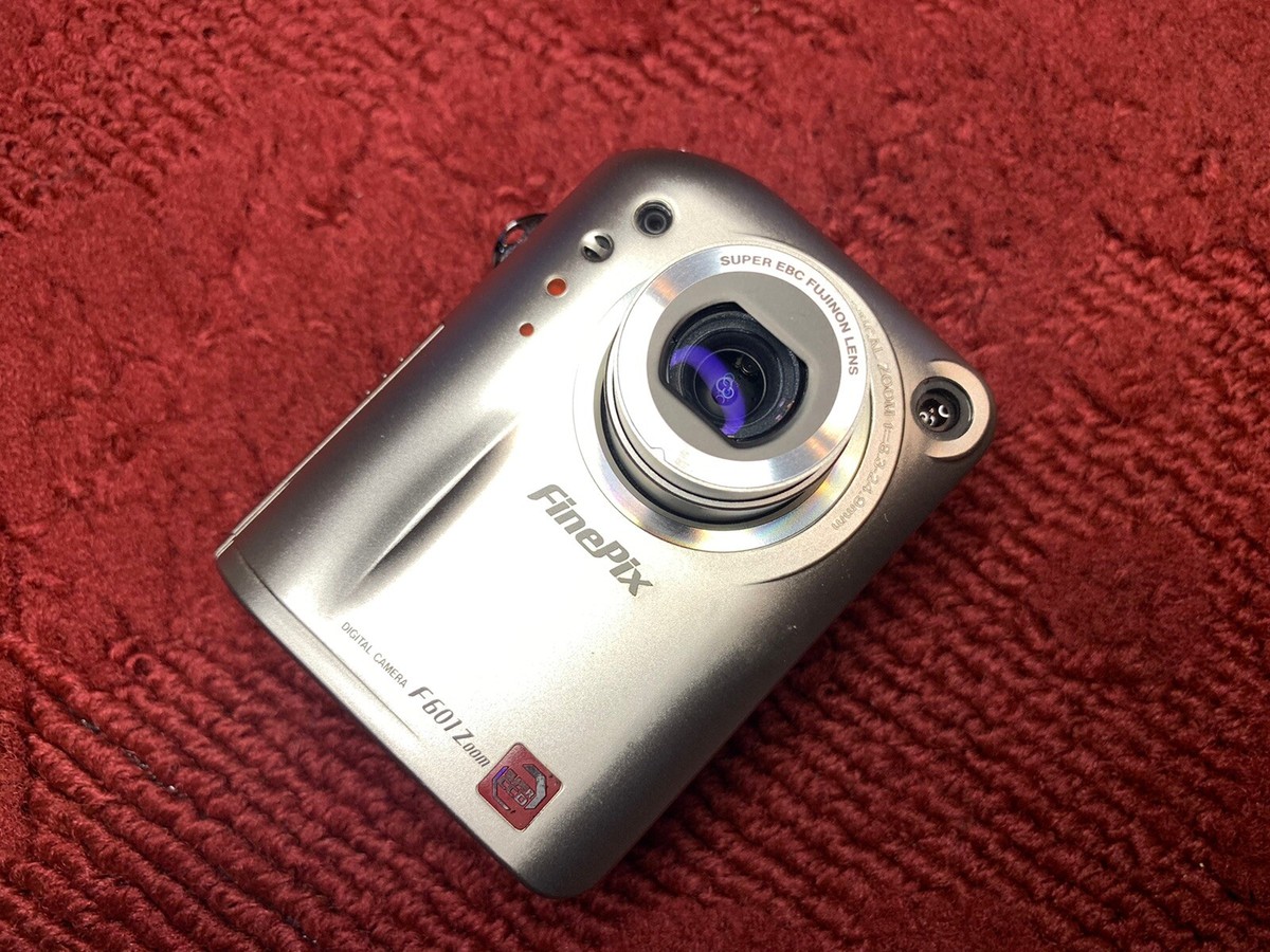 Fujifilm FinePix F601 Zoom 3.1MP Compact Digital Camera Parts Not
