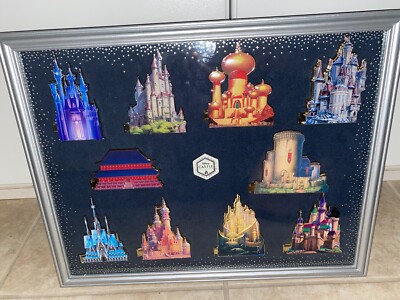 DISNEY CASTLE COLLECTION 10 PINS/COLLECTOR DISPLAY CASE +
