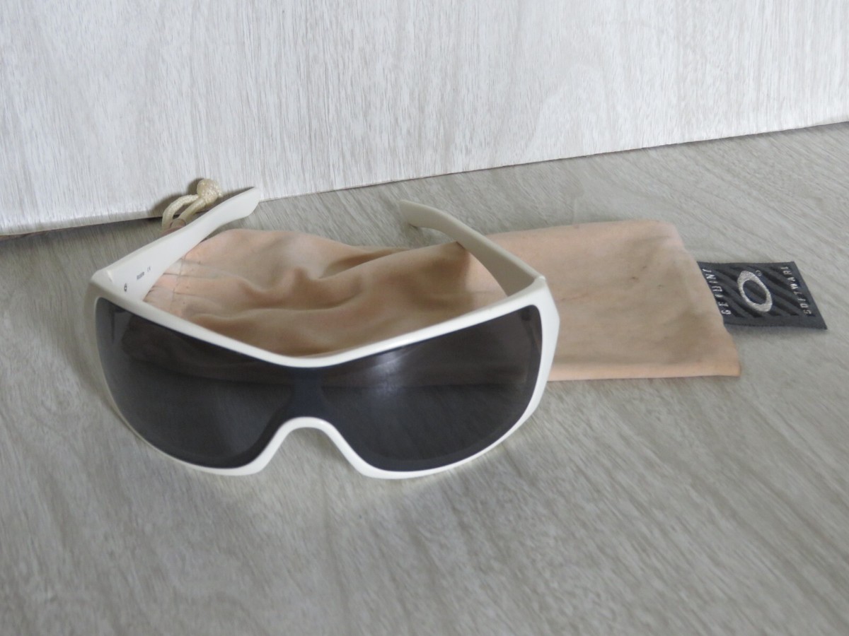 Rare Oakley Mens Riddle Ducati White Gray Iridium Lens Sunglasses