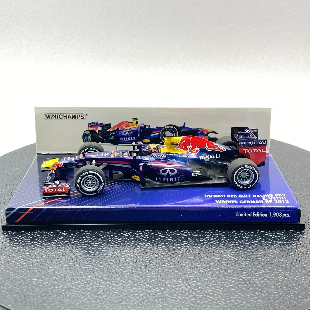 MINICHAMPS 1/43 Infiniti Red Bull RB9 Sebastian Vettel 2013 German