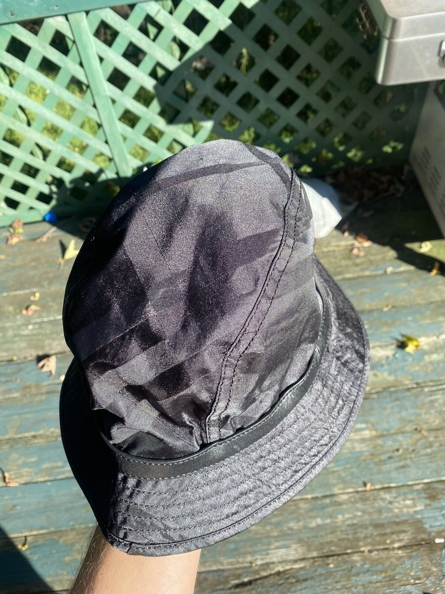 Authentic BURBERRY Bucket Hat Size M Black nova check leather belt