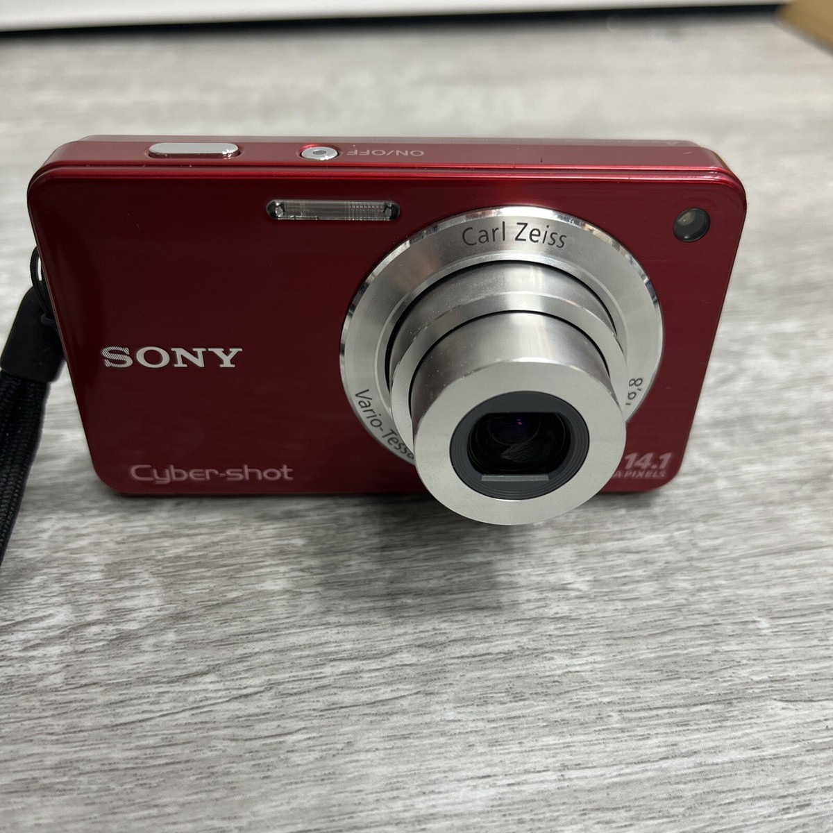 Sony Cyber-shot DSC-W560 14.1MP Red Digital Camera w Battery