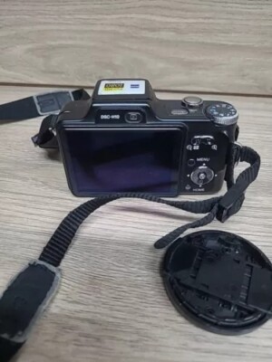 Sony Cyber-shot DSC-H10 8.1MP 10x Optical Zoom Digital Camera