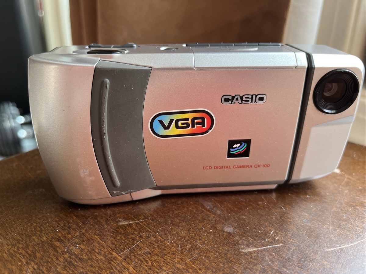 Pocket digital Camera Casio QV-100 Selfie Swivel Rotating Lens