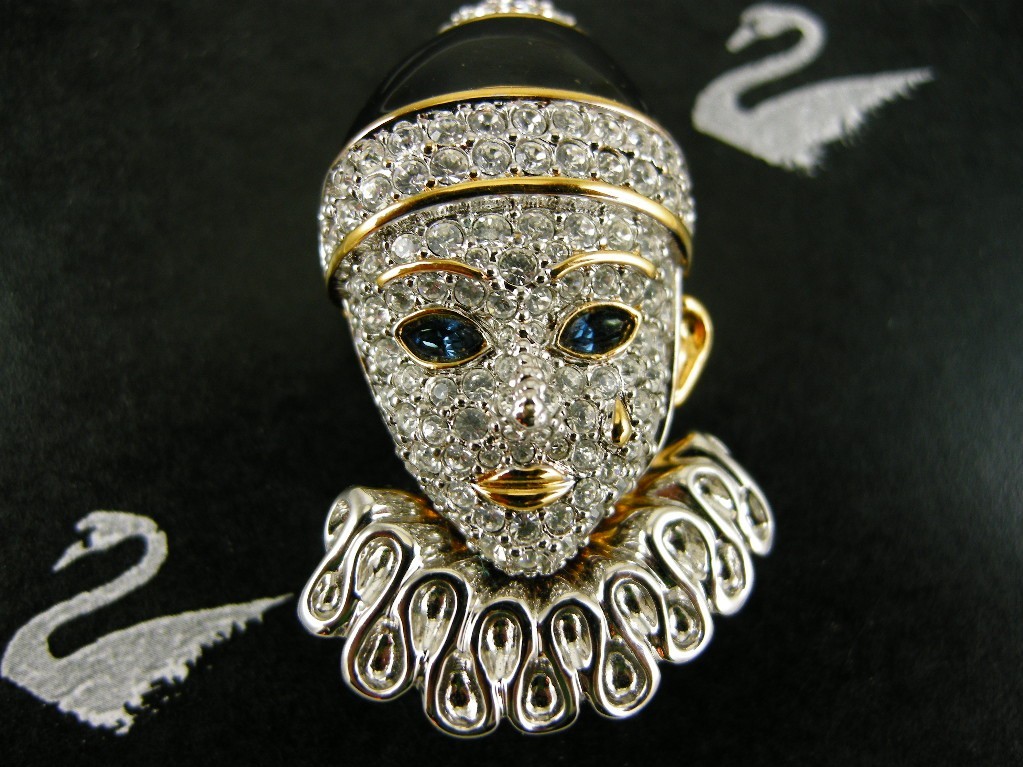 SIGNED SWAROVSKI CRYSTAL PIERROT PIN ~ BROOCH RARE RETIRED NEW