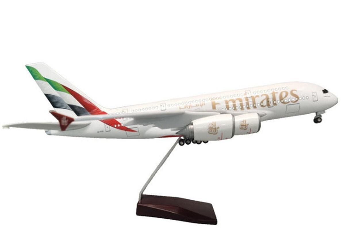 1:160 Emirates Airways A380 Plane Model / LED Light & Wheel