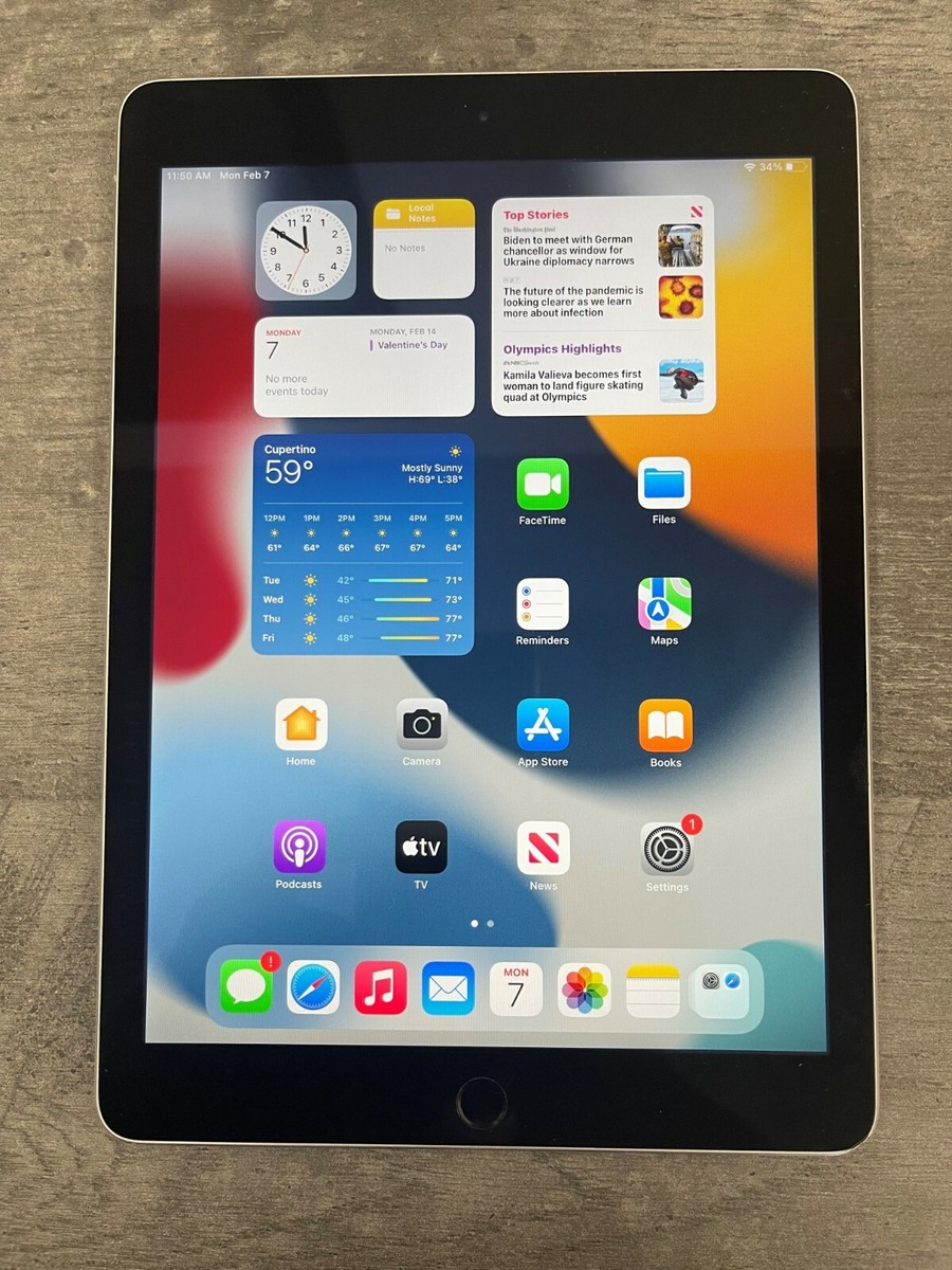 BUNDLE Apple iPad Air 2 128GB, Wi-Fi, 9.7in - Space Gray MGTX2LL/A