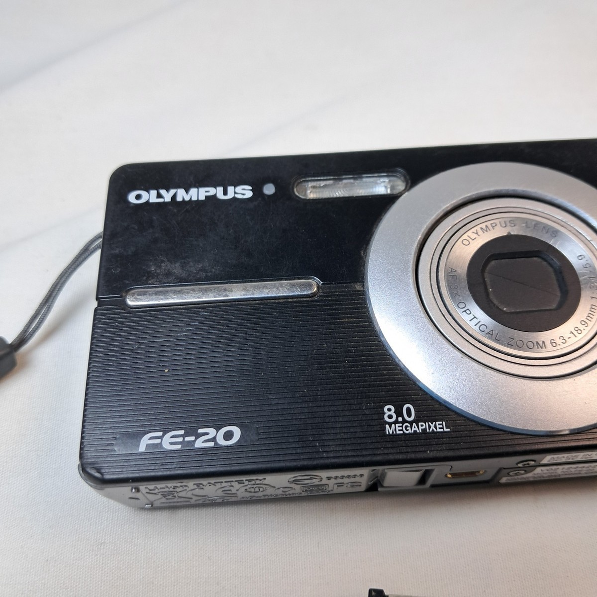 UNTESTED* OLYMPUS FE-20 8.0 Megapixel Digital Camera Bundle NO