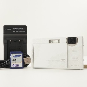 Fujifilm FinePix Z250fd ホワイト 本体と充電器 Fujifilm FinePix