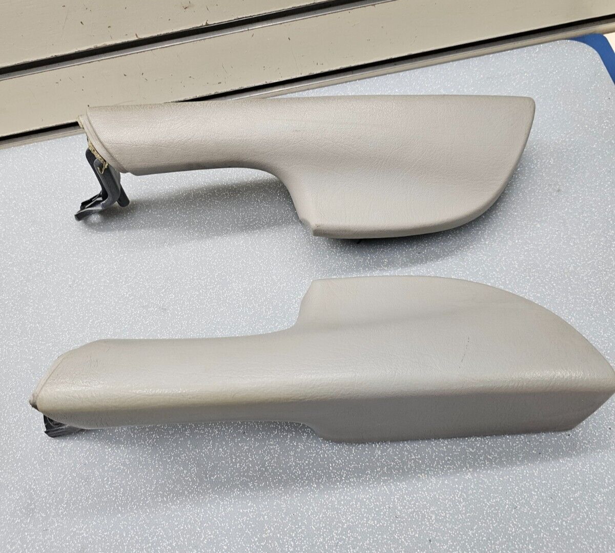 02-09 TRAILBLAZER Door Panel ARMREST Pull Handle LEFT/RIGHT Set 2