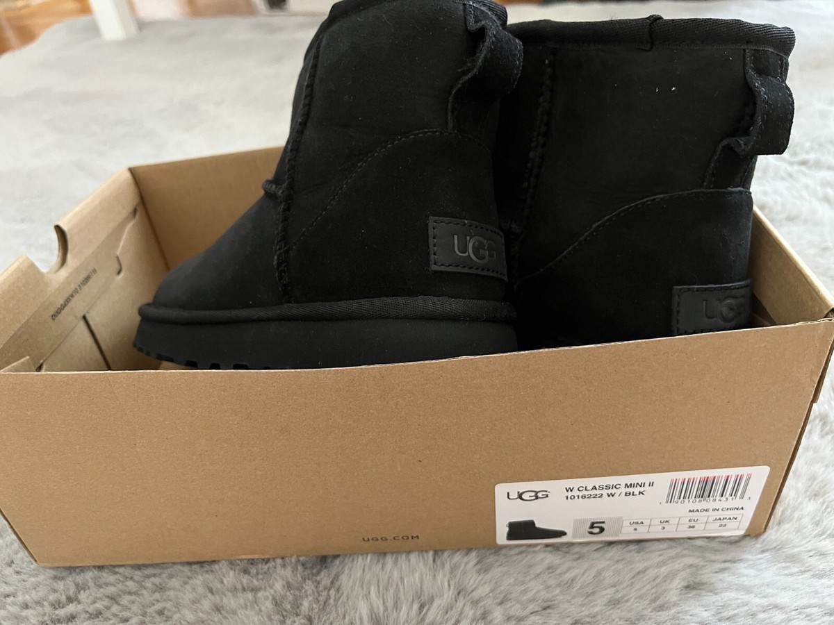 UGG Classic Mini II Black Boot Women Size 5 New with Box (no lid