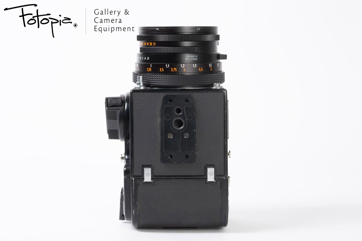 Hasselblad 500C/M - Black with CF 80mm F2.8 T*, KIEV Prism & extra