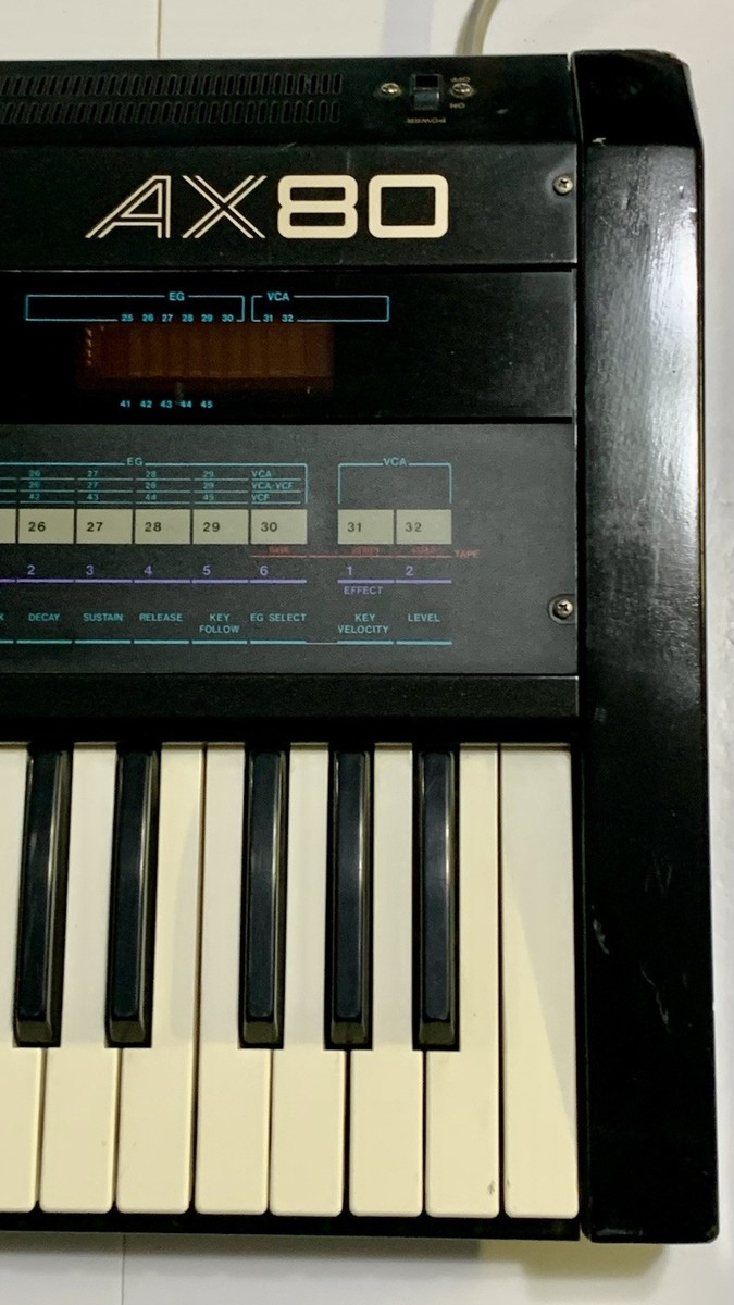 Vintage AKAI Pro AX80 8-Voice Polyphony 61-Key Analogue Keyboard