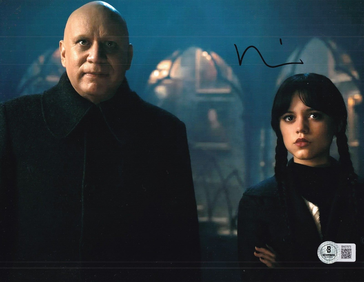 FRED ARMISEN signed (WEDNESDAY) Uncle Fester 8X10 photo BECKETT