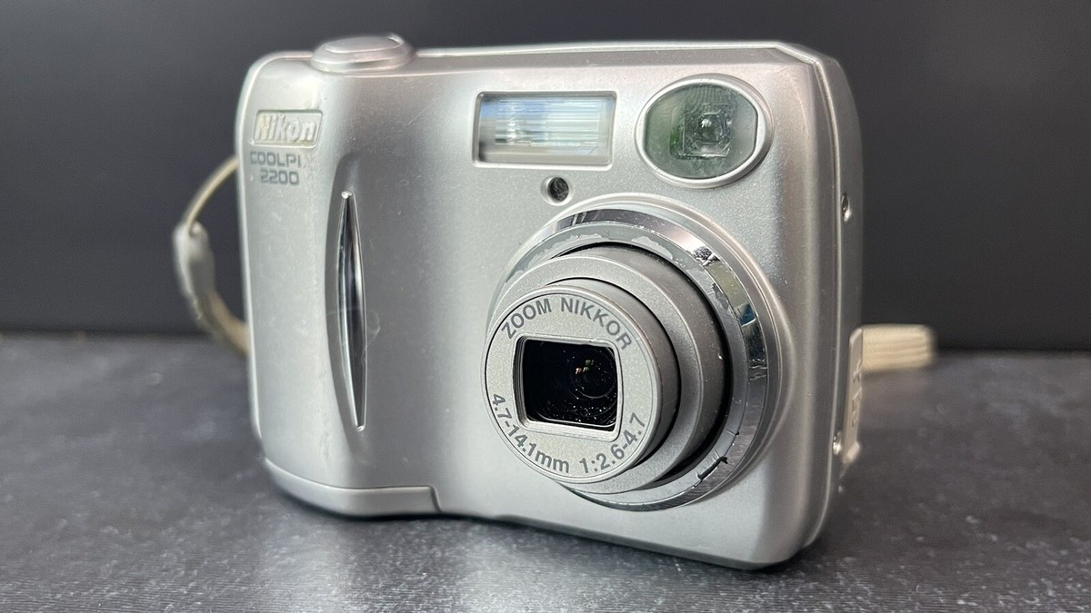 Nikon Coolpix 2200 Digital Camera 2mp 3 X Optical Zoom Tested 379