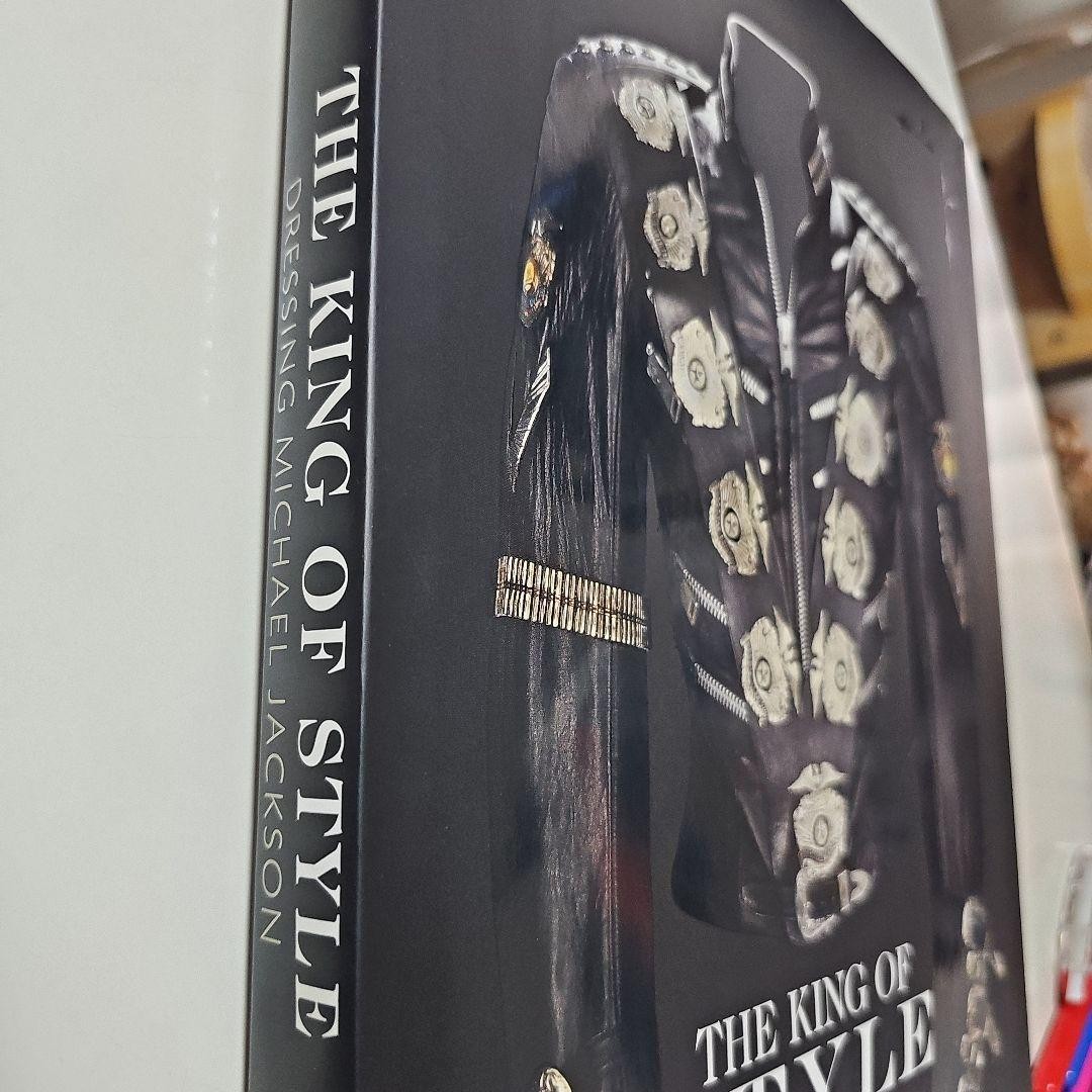The King of Style Dressing Michael Jackson Hardcover English
