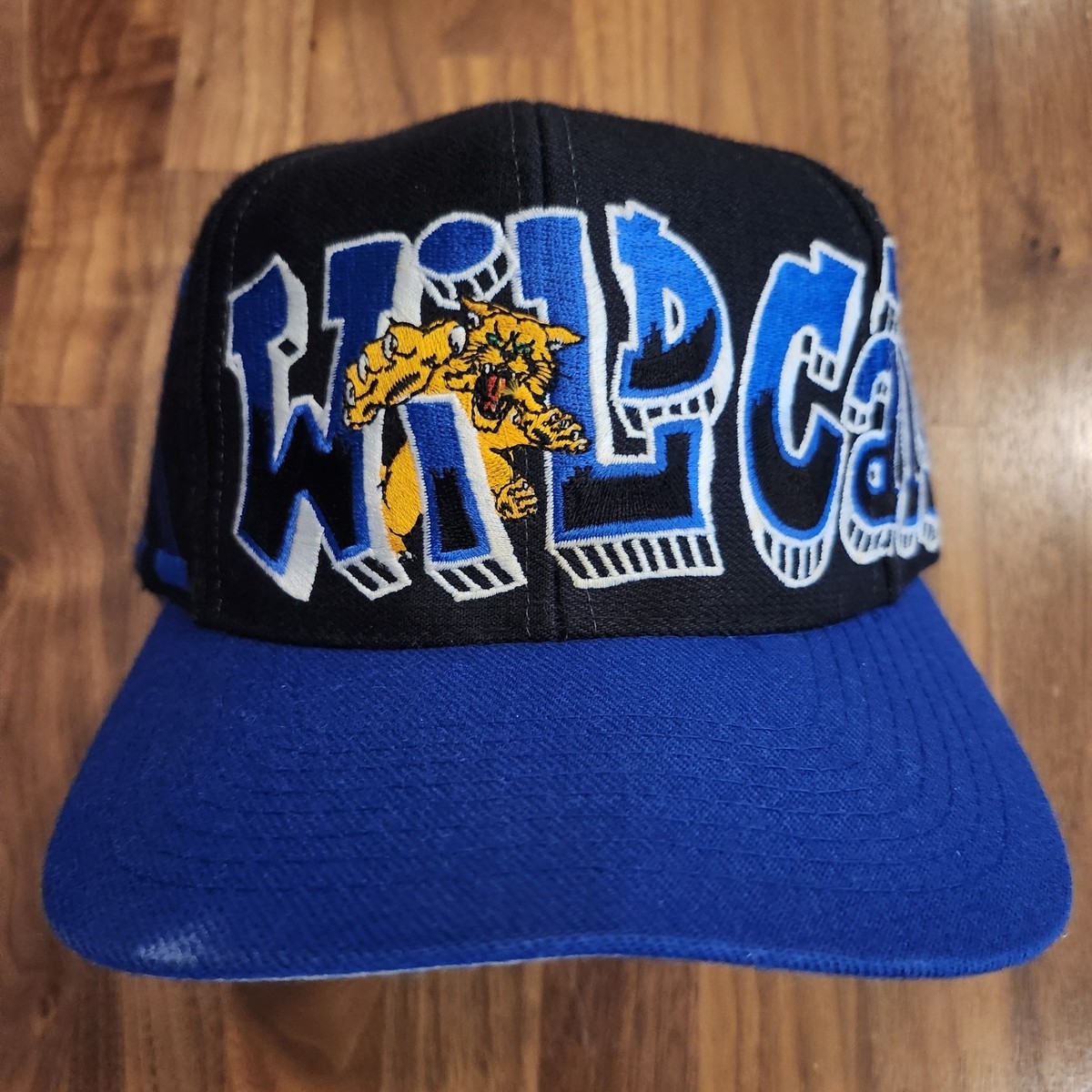 Kentucky Wildcats Vintage 90s Graffiti Snapback Hat Top of The
