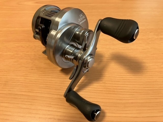Shimano 20 Calcutta Conquest DC 201 HG Bait Reel | eBay