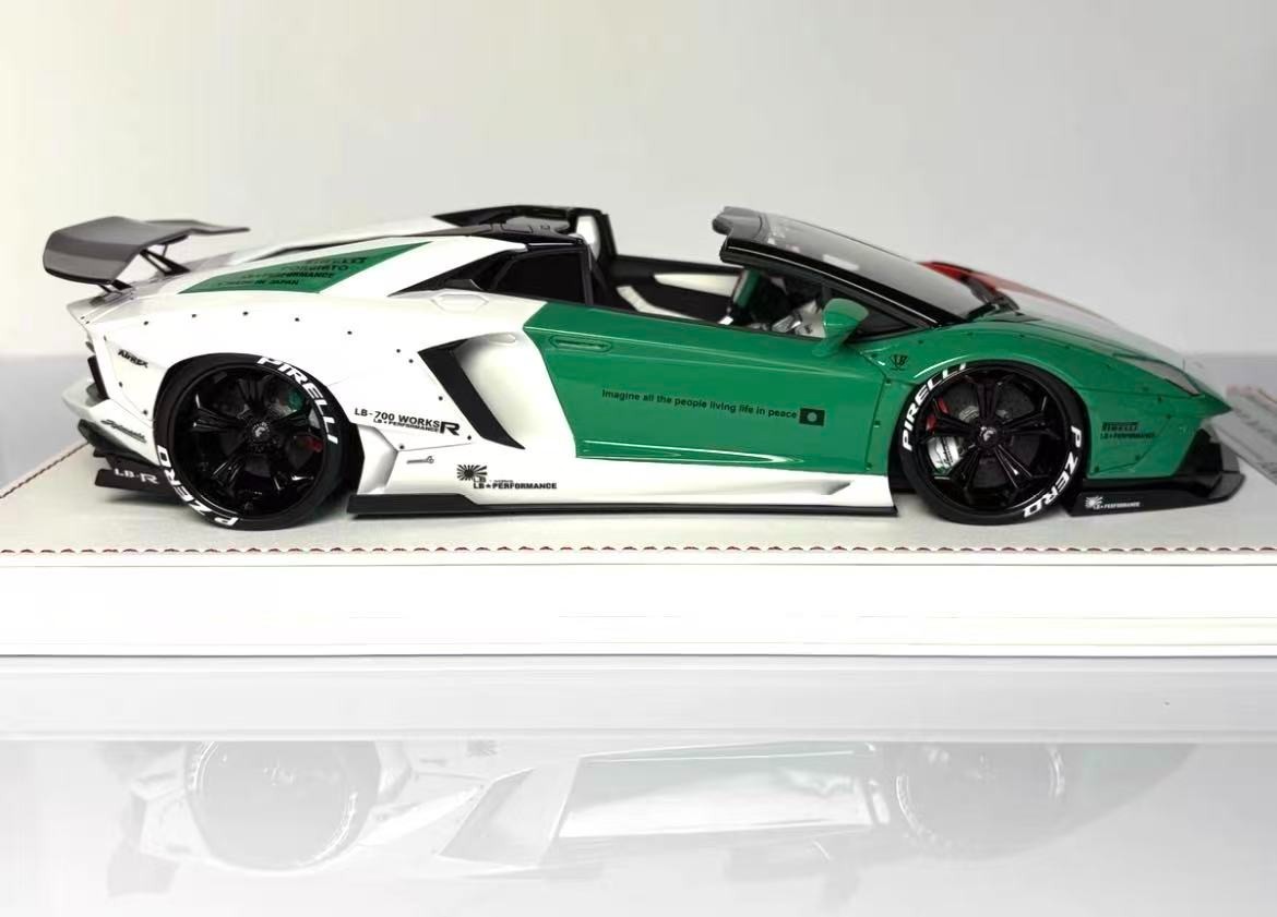 SUPER RARE Davis & Giovanni 1/18 Lamborghini Aventador Roadster