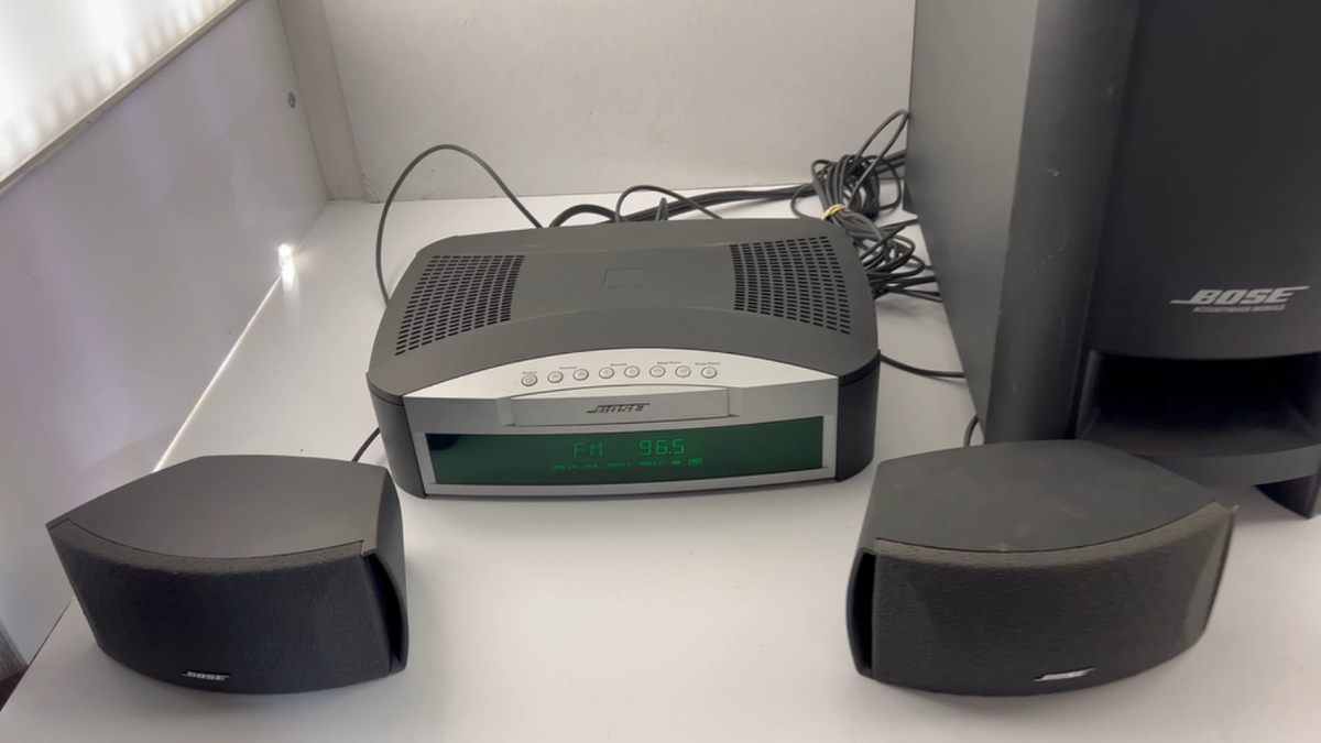 BOSE AV 3-2-1 Media Center w/ Powered Speaker System & Remote OEM