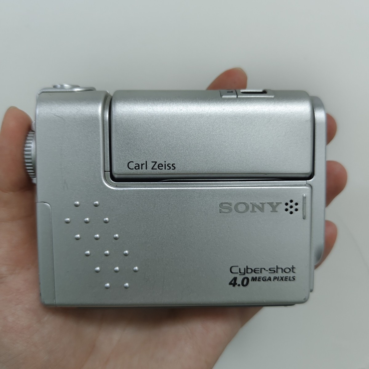SONY Cyber-shot DSC-F77 Compact Digital Camera Silver Rare 90% New