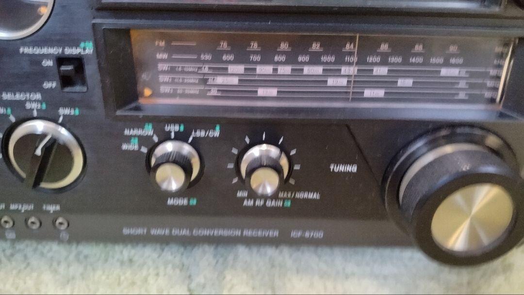 SONY FM/AM MULTI BAND RECEIVER ICF-6700