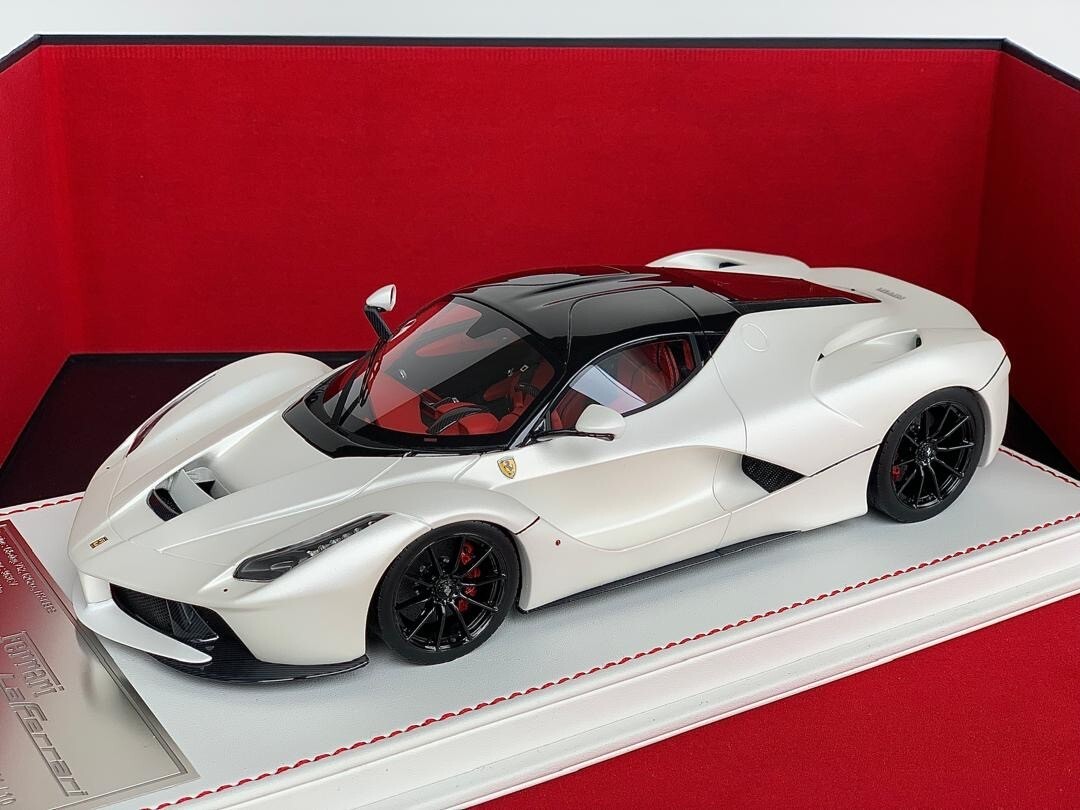 Ferrari LaFerrari (Matt Pearl White) [Davis & Giovanni] 1/18 scale