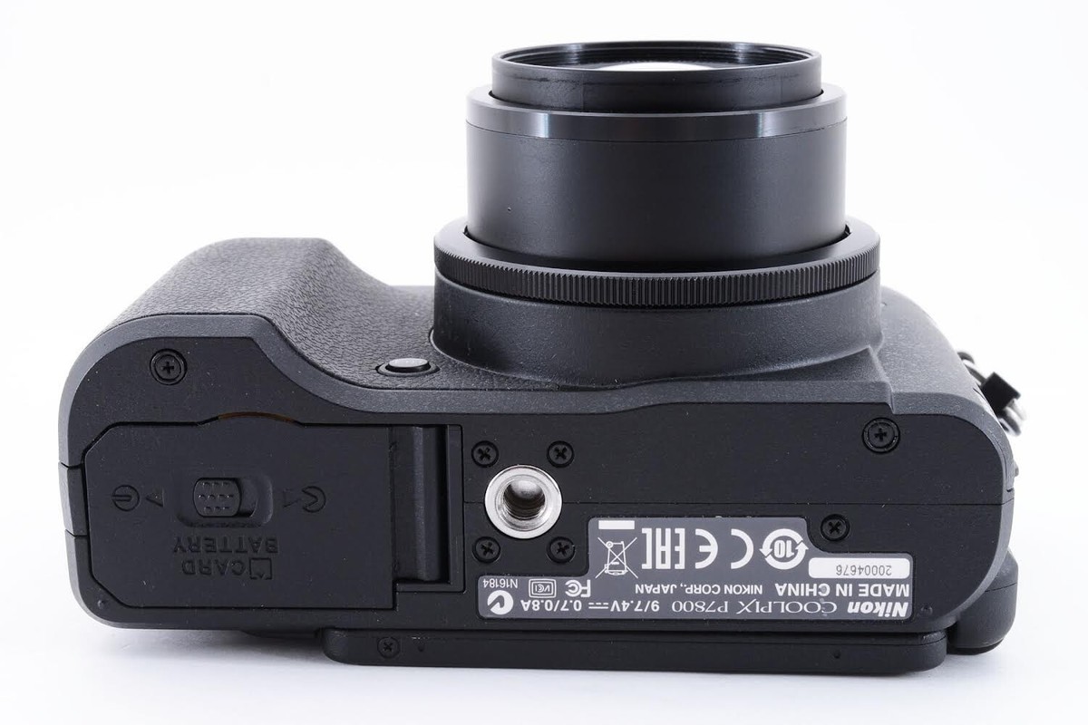 Nikon COOLPIX P7800 12.2MP Digital Camera Superb Exterior