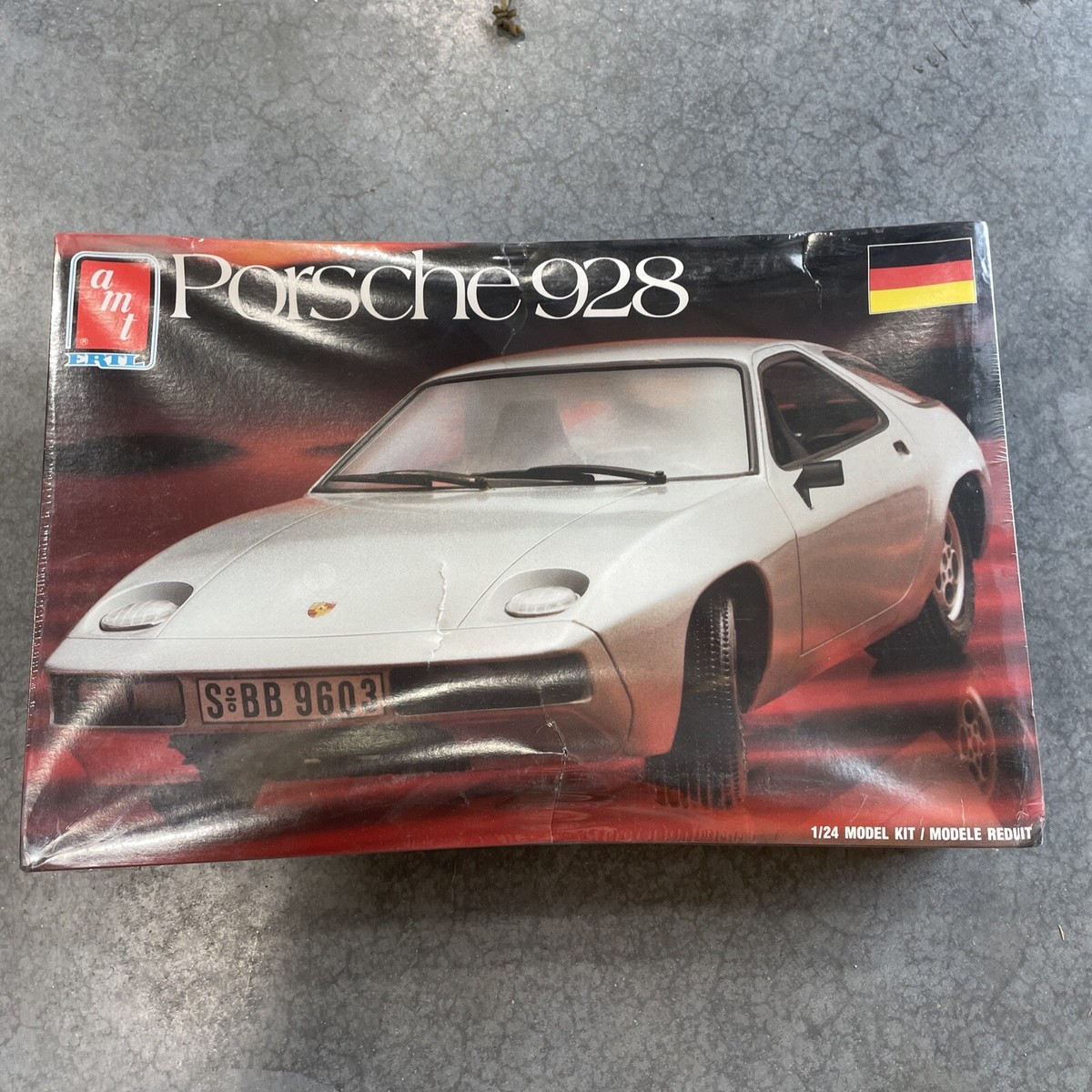 Porsche 928 Model Kit-1/24 Scale-New/Sealed | eBay