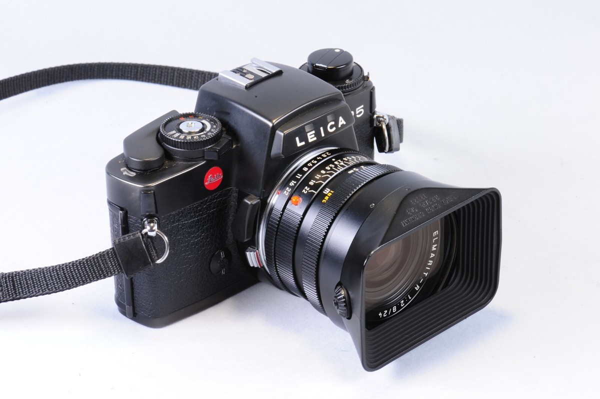 Leica R5 35mm SLR film camera with 24mm f2.8 iens / instructions