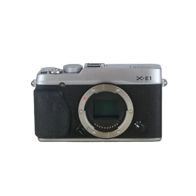 Fujifilm X-E1 16.3MP Digital Camera W. XF18-55mm Lens Kit Silver