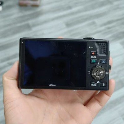 Nikon COOLPIX S8000 Black Digital Camera 14.2 MP 10x Optical Zoom