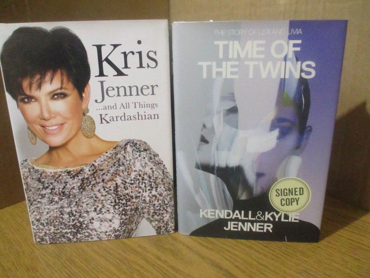 KRIS JENNER & KENDALL & KYLIE JENNER (KARDASHIANS) LOT OF 2 SIGNED