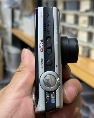 Canon Digital IXUS 860 IS 3.8x Optical Zoom 8.0 MP CCD Digital