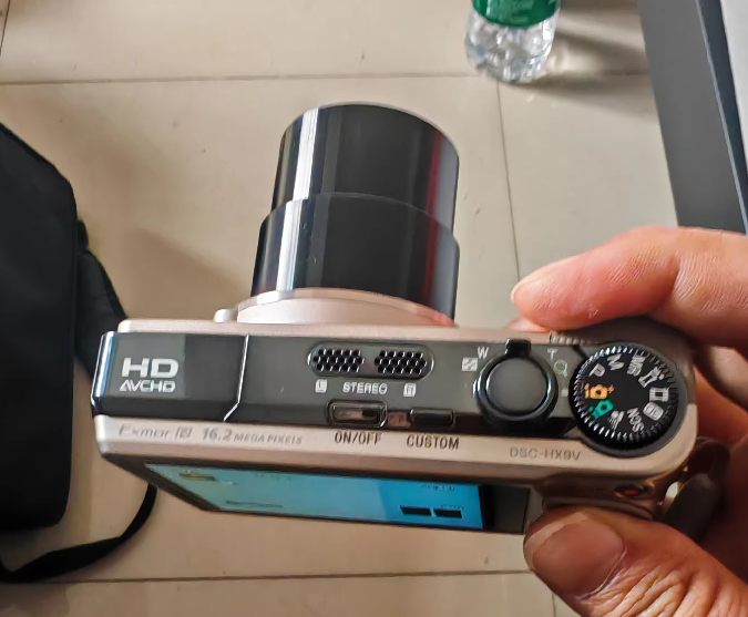 Sony Cyber-shot DSC-HX9V/HX9 Digital Camera 16.2MP 16x Optical