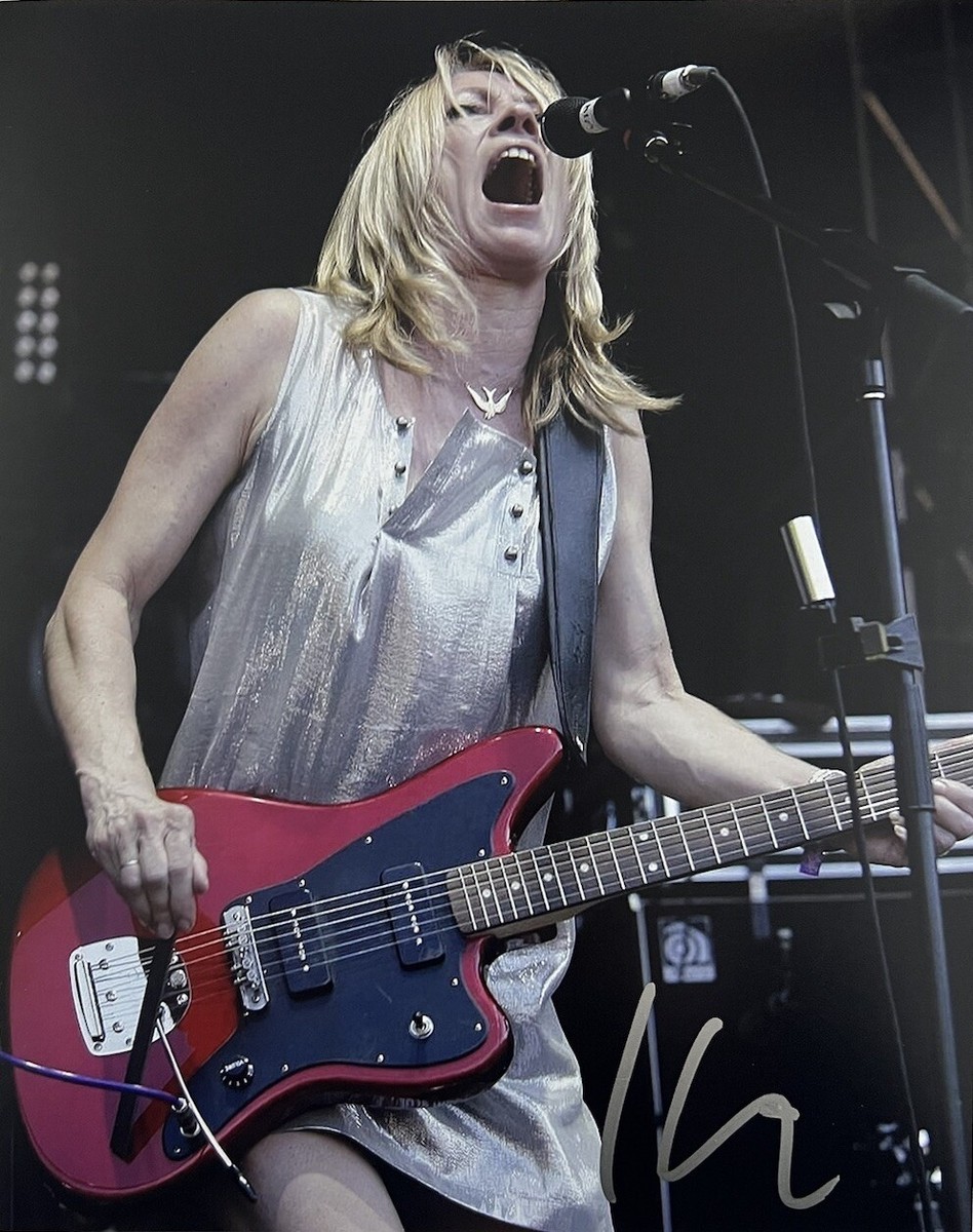Performing/Guzzing Kim Gordon サイン入り Kim Gordon / The