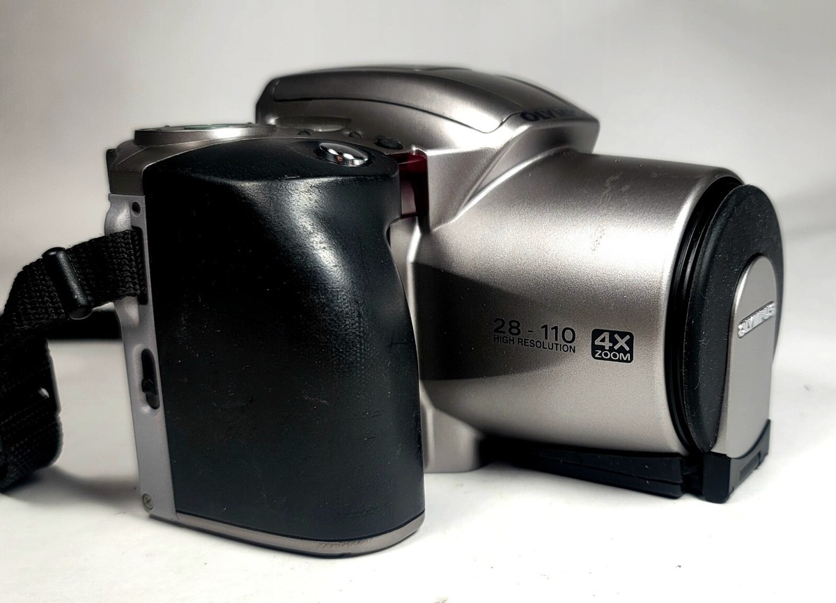 Olympus IS-30 DLX 35mm Film Reflex Camera 28-110mm f4.5-5.6