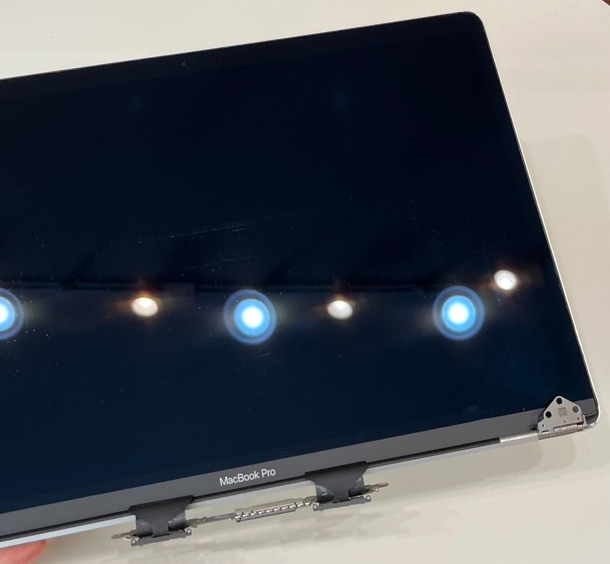 Apple MacBook Pro 15 A1990 2019 LCD Display Silver 661-10356