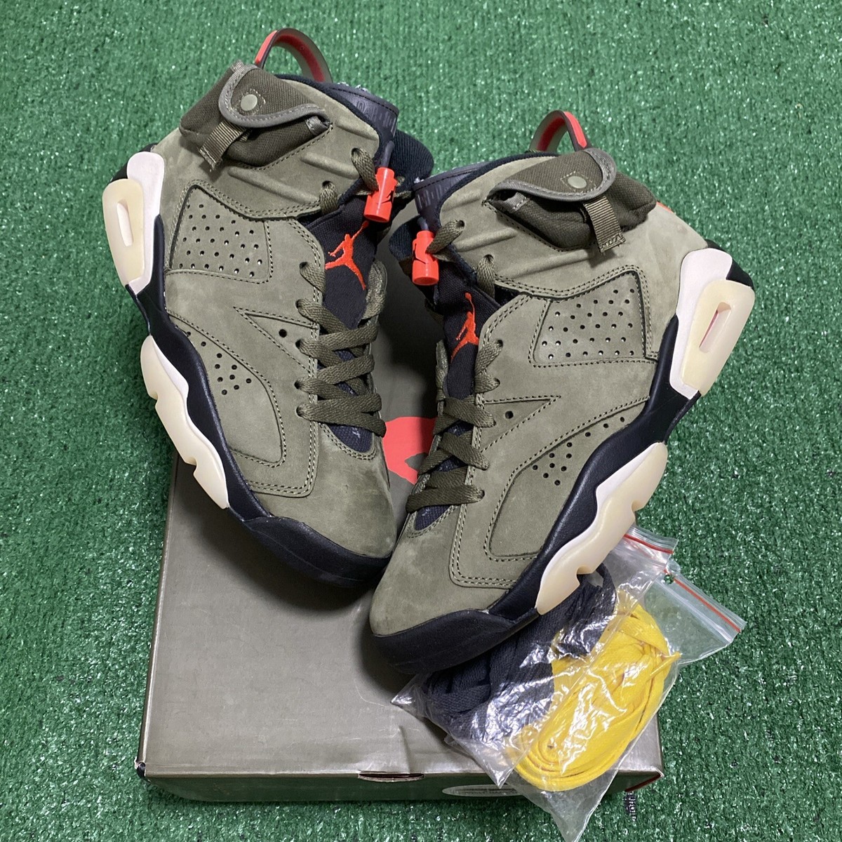 Size 6 - Jordan 6 Retro x Travis Scott OIive Green (CN1084-200