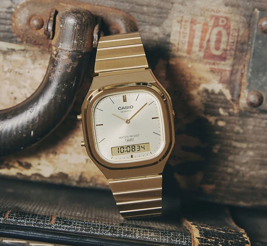 Casio AQ-240EG-9A Gold-Tone Analog Digital Vintage Retro-Modern