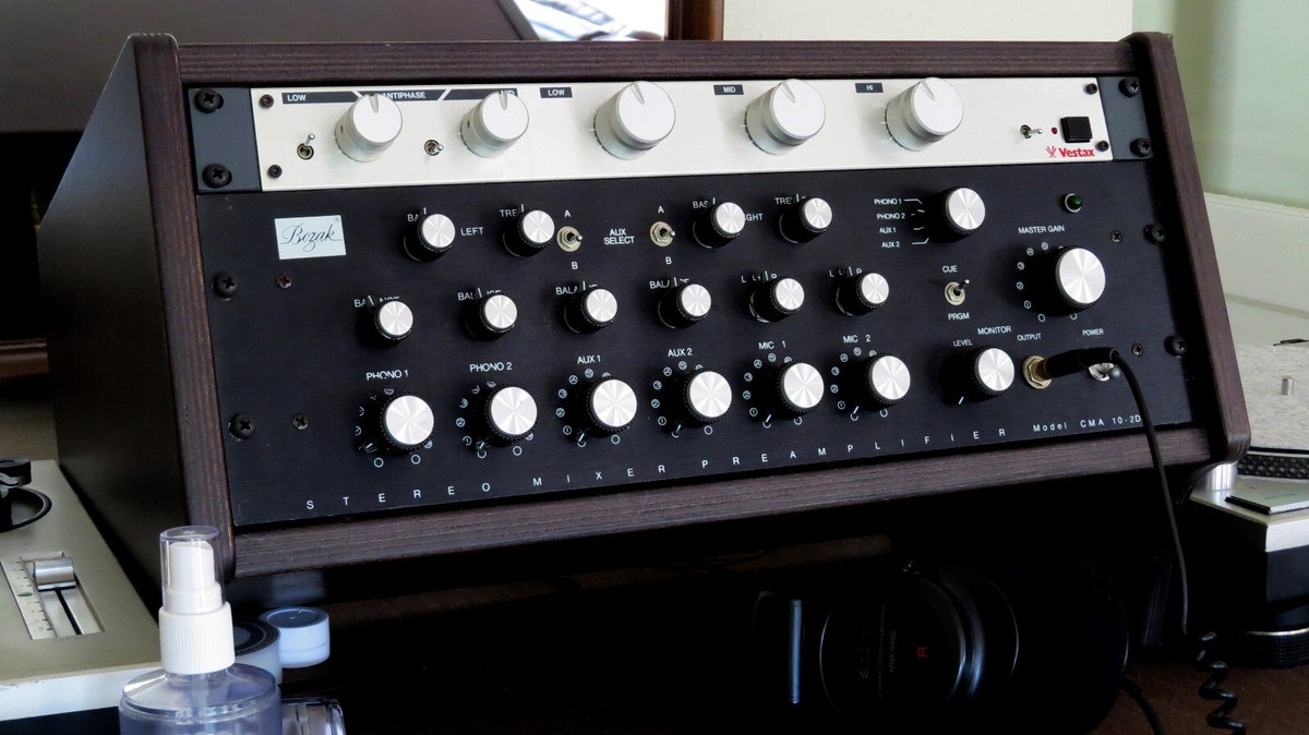 Bozak CMA 10-2DLA Mixer + Vestax DCR 1200 EQ 3 band isolator