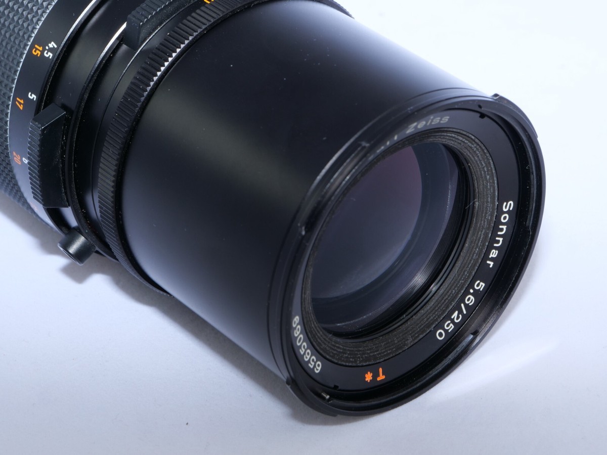 Hasselblad Zeiss Sonnar-CF 250mm f5.6 T* Telephoto Lens. Hood