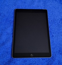 Apple iPad (5th Generation) A1823 32 GB, Wi-Fi + 4G, 9.7 in