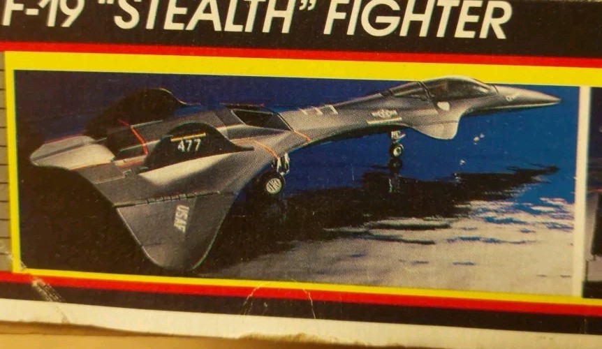 F-19 Stealth Fighter Mystery Plane 1987 1:48 Scale MONOGRAM Model