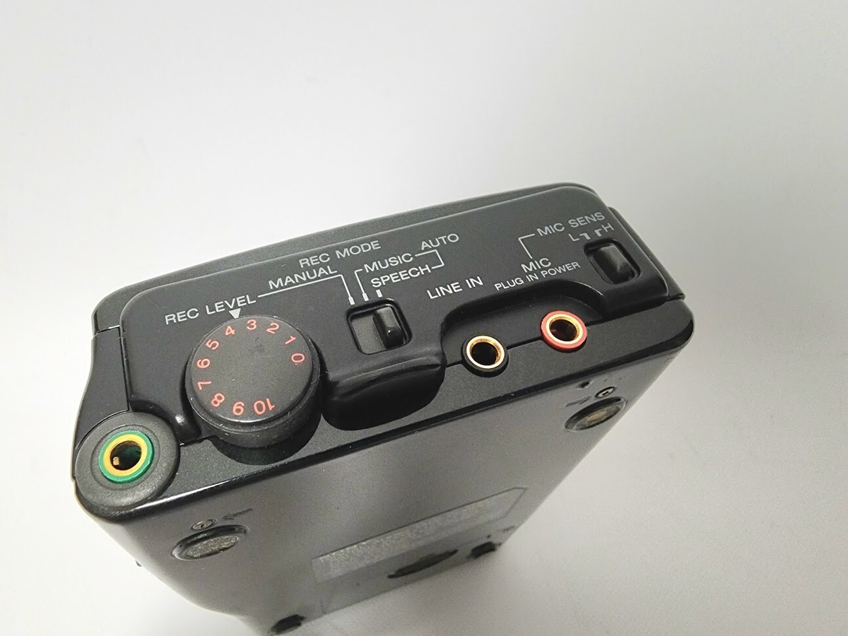 Sony TCD-D8 WALKMAN Portable DAT Recorder Digital Audio Tape