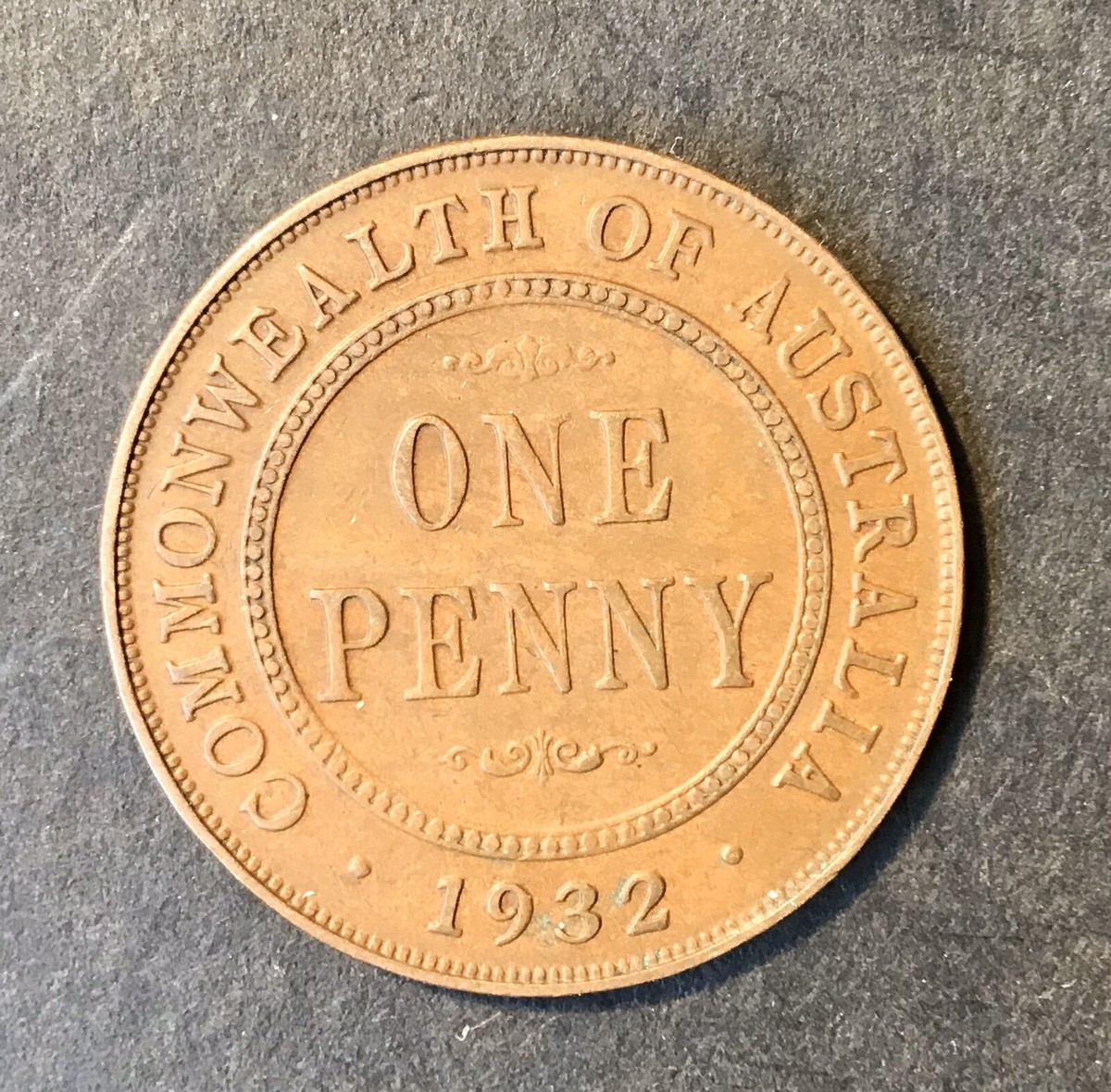 1932 Penny Australian Predecimal Coin. KGV Penny. x 1 Coin